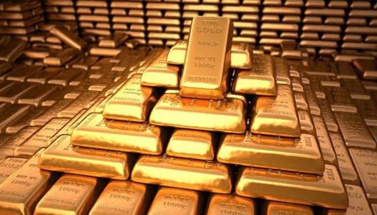 أسعار الذهب تتجه لثالث ارتفاع شهري