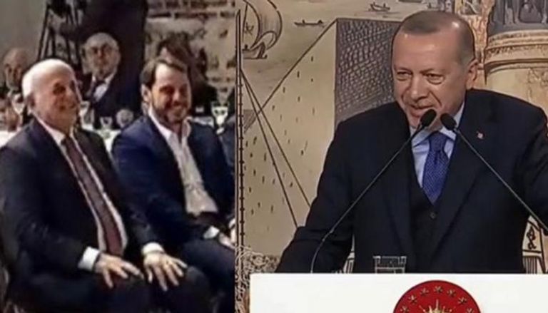 أردوغان وقيادات حزبة يضحكون أثناء الإعلان عن قلتى تركيا في إدلب