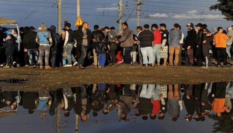 مهاجرون على الحدود التركية اليونانية - رويترز