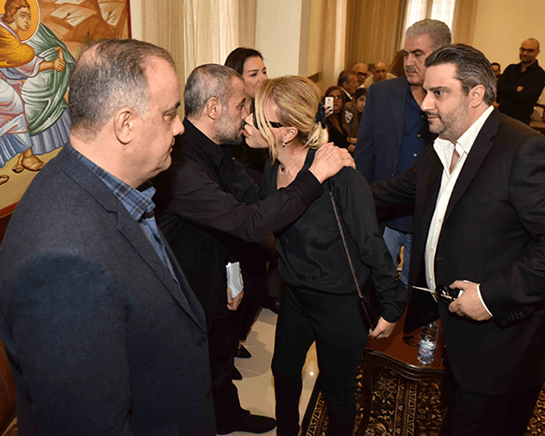 جورج وسوف في عزاء والدته