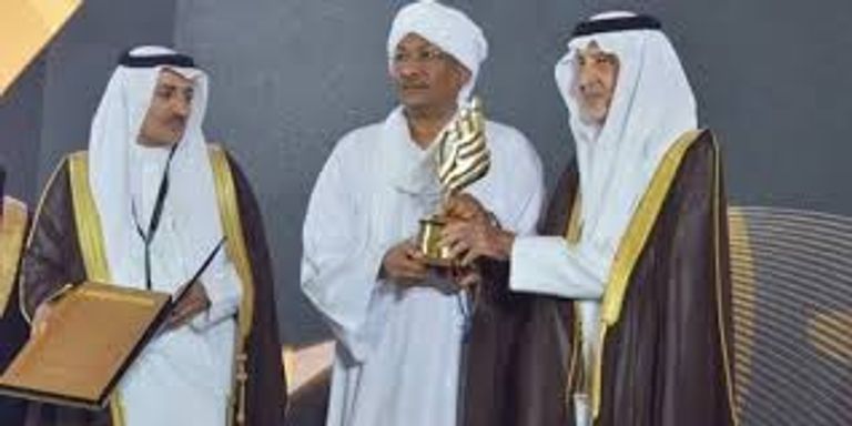 الشاعر محمد عبدالباري يؤكد أنه لن يكتب رواية - أرشيفية