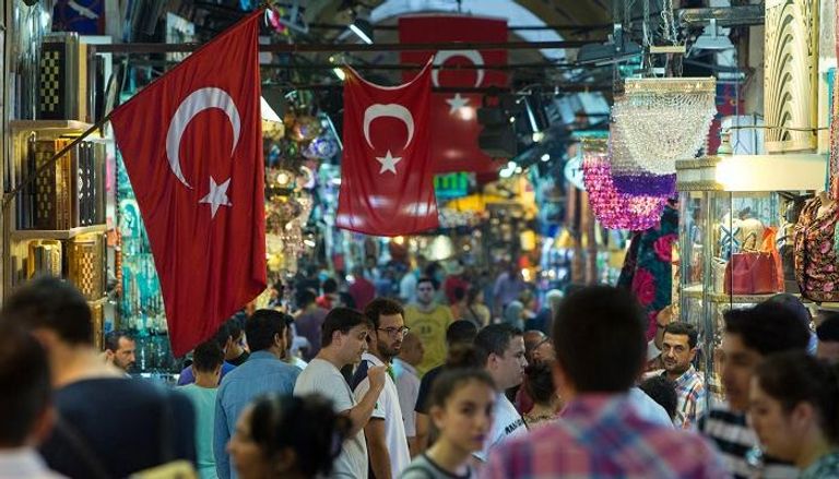 أزمات الليرة المتصاعدة تزيد نسب التضخم في تركيا