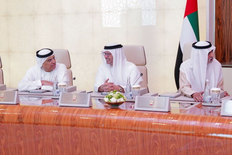 محمد بن راشد خلال اجتماع مجلس الوزراء