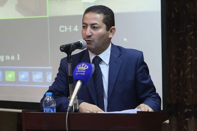 جعفر العقيلي : كورونا زادت من أزمة النشر كورونا يهدد بتأجيل معارض الكتب في العالم