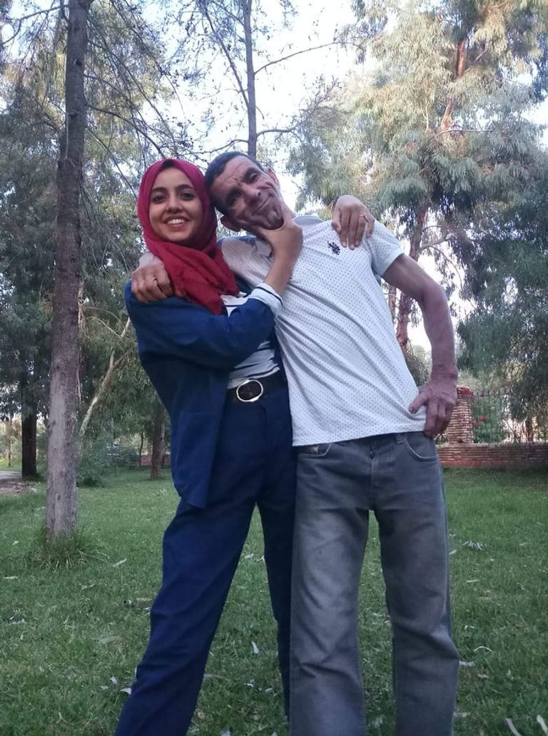 وصال التيمومي مع والدها