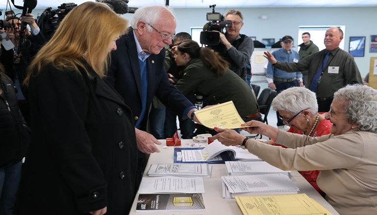 جو بايدن وبيرني ساندرز