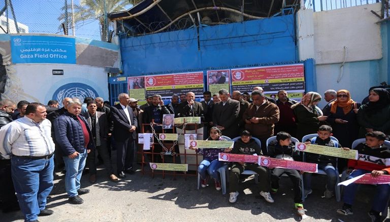 جانب من المؤتمر الصحفي للإعلان عن بدء إجراءات نزاع مع الأونروا