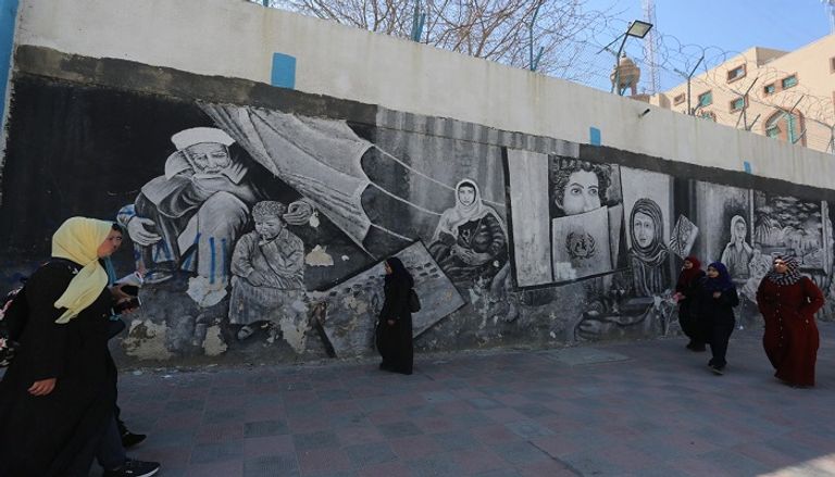 جانب من المؤتمر الصحفي للإعلان عن بدء إجراءات نزاع مع الأونروا