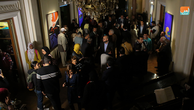 الفنان فاروق حسني خلال افتتاح معرضه بقصر عائشة فهمي