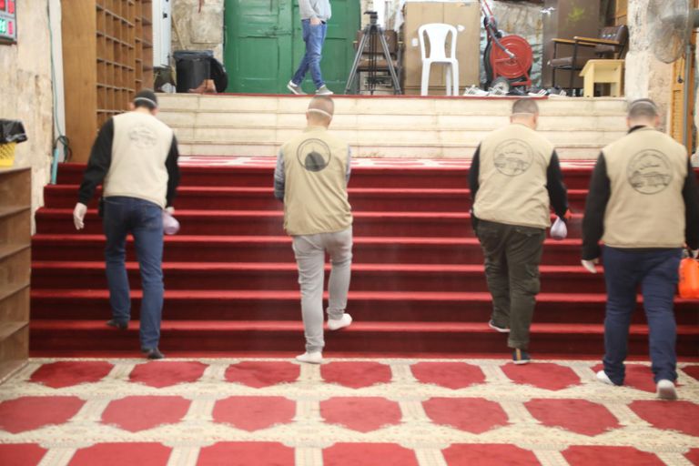 جانب من تدابير تعقيم المساجد