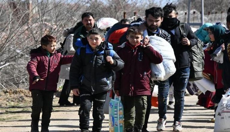 مهاجرون على الحدود التركية