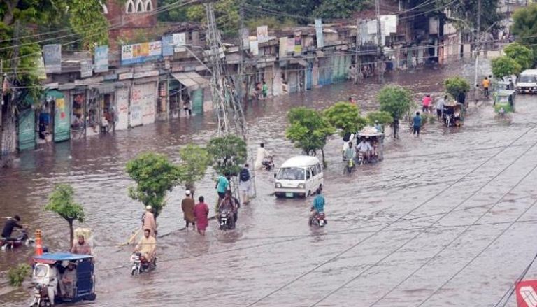 مقتل وإصابة العشرات في أمطار غزيرة بباكستان