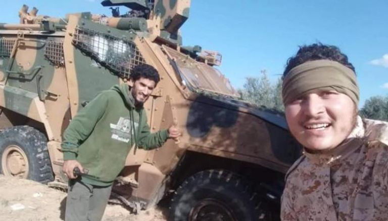 مدرعة تركية اغتنمها الجيش الليبي في طرابلس