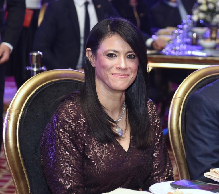 الوزيرات يقضين يومهن في مقر الوزارات