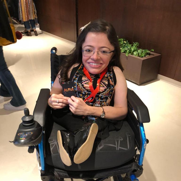 الشابة المصرية رانيا وصفي تتحدى ظروفها وتسعى لتحقيق أحلامها