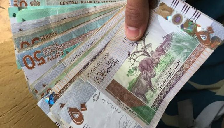 الدولار يتراجع أمام الجنيه السوداني 