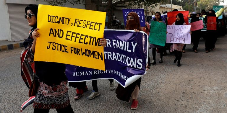 إحدى المسيرات النسائية في باكستان