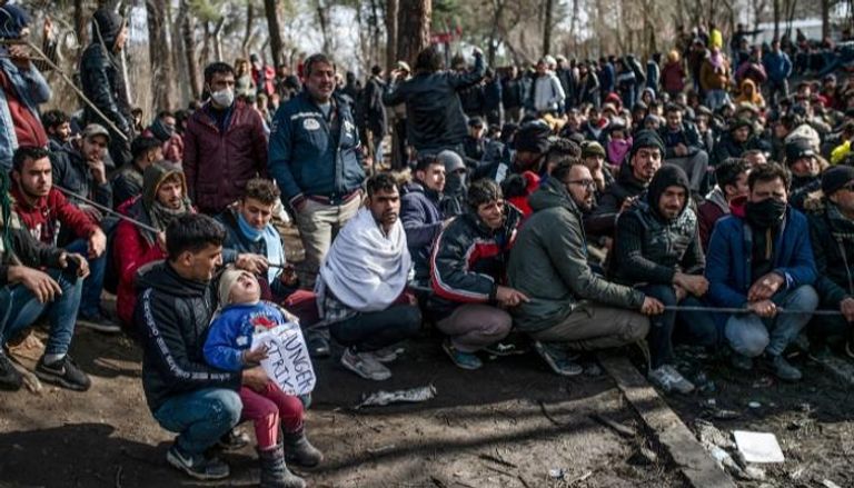 لاجئون على الحدود اليونانية التركية