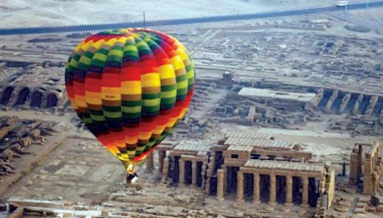 تعليق رحلات البالون في الأقصر المصرية بسبب كورونا