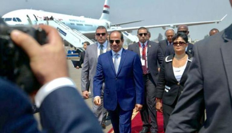 السفيرة نميرة نجم برفقة الرئيس المصري عبدالفتاح السيسي