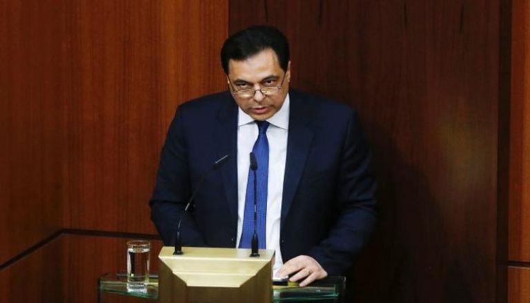 حسان دياب أمام البرلمان اللبناني - رويترز