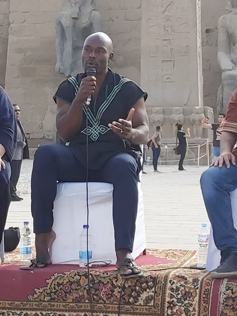 النجم العالمي جيمي جون لوي