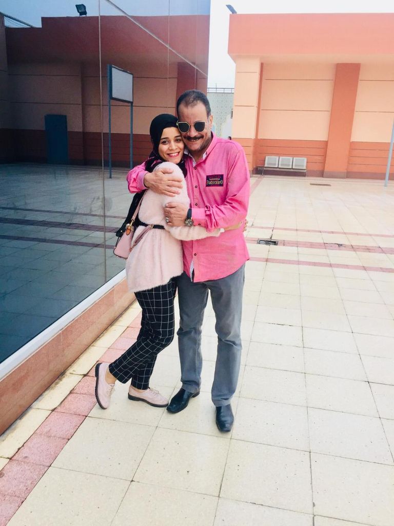 رانيا شلبي خلال مشاركتها في المسابقة العالمية للتصوير الجداري