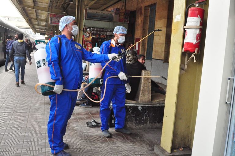 إجراءات تطهير القطارات بمصر