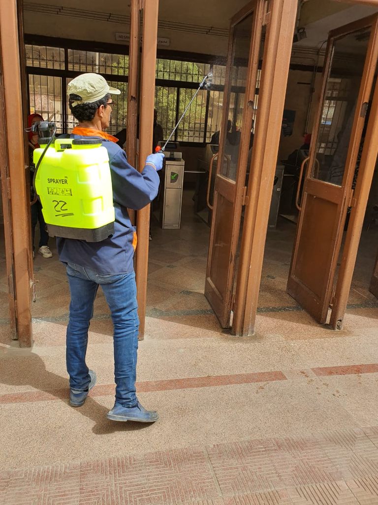 إجراءات تطهير القطارات بمصر