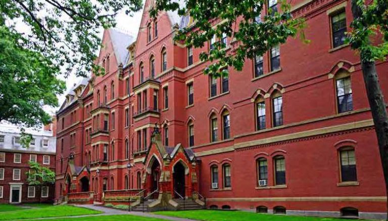 جامعة هارفارد تغلق خوفا من كورونا