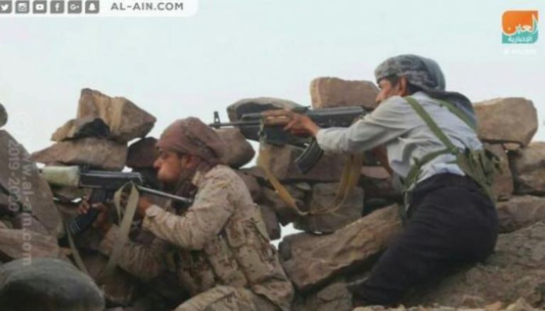 عناصر من قوات الجيش اليمني والمقاومة الشعبية