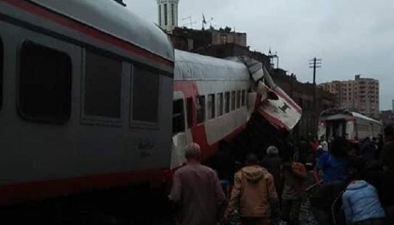 إصابة 18 في تصادم قطارين بمصر