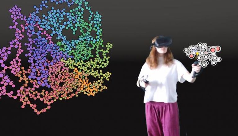 الواقع الافتراضي يساعد على إنتاج أدوية جديدة