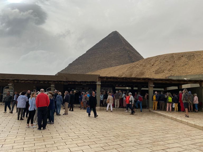 سياح في زيارة لآثار الأقصر