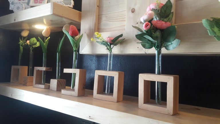 نماذج من منتجات مشروع "كوخ"