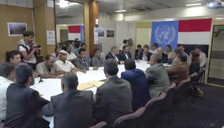 جانب من اجتماعات الفريق الحكومي مع الحوثيين في لجنة الحديدة- أرشيفية