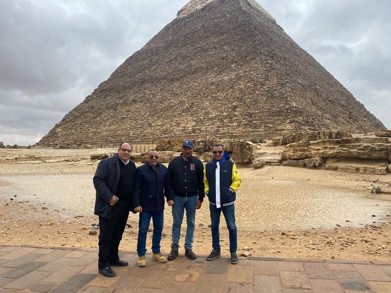 أمطار في منطقة آثار الأهرامات بالجيزة