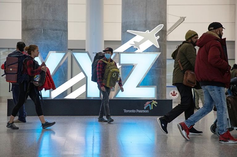 تراجع حركة السفر حول العالم - رويترز