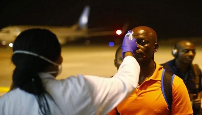 إجراءات حمائية طبية سابقة في مطار بأفريقيا - رويترز