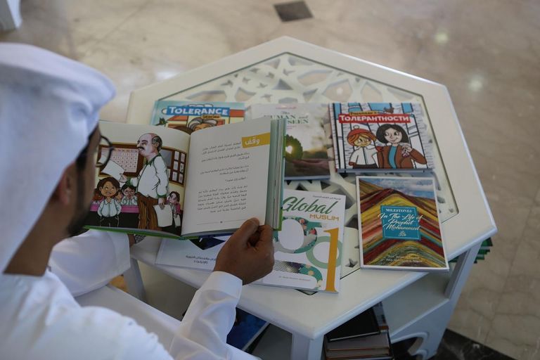 الإصدارات الجديدة نشرت بلغات مختلفة