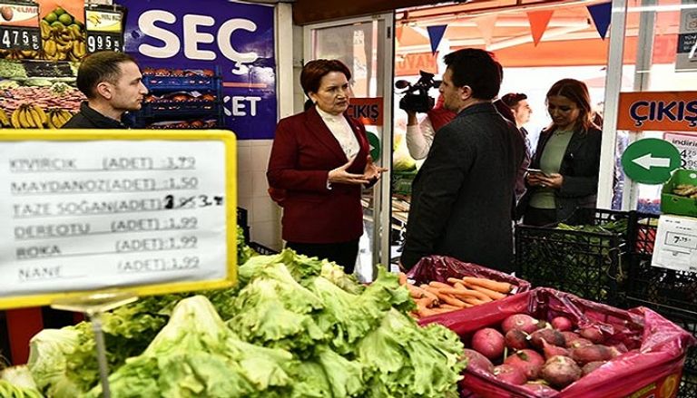 جانب من جولة زعيمة حزب "الخير" التركي المعارض