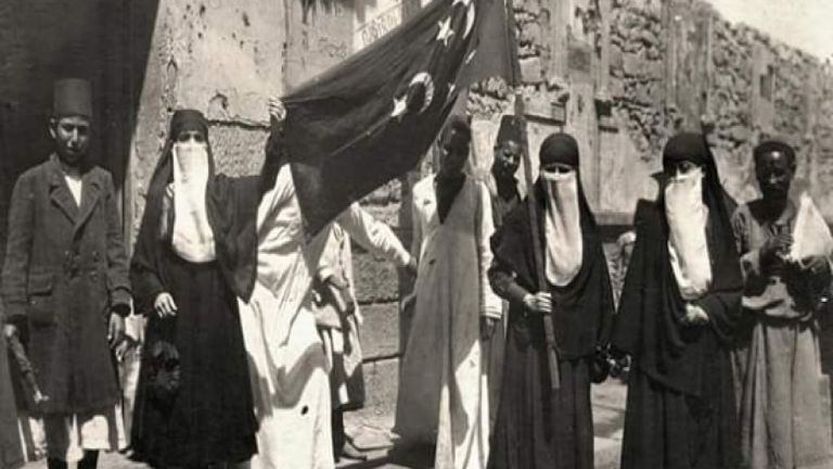 مصريات في مظاهرات 1919 أول فتيات مصريات التحقن بالجامعة