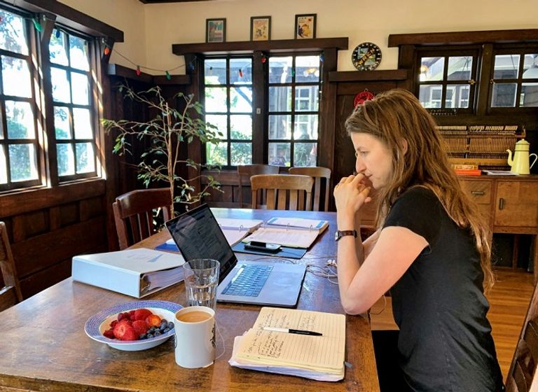 منطقة بمجمع "جوجل" تبدو خالية من الناس  يوم 12 مارس بسيليكون فالي