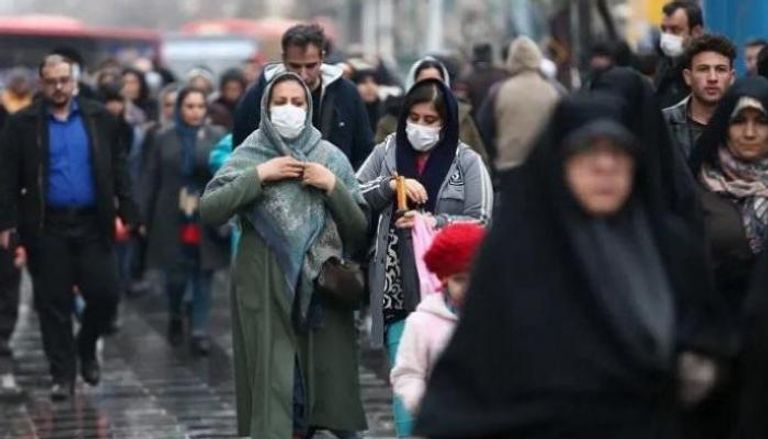 أغلبية الإيرانيين يؤيدون الحجر الصحي