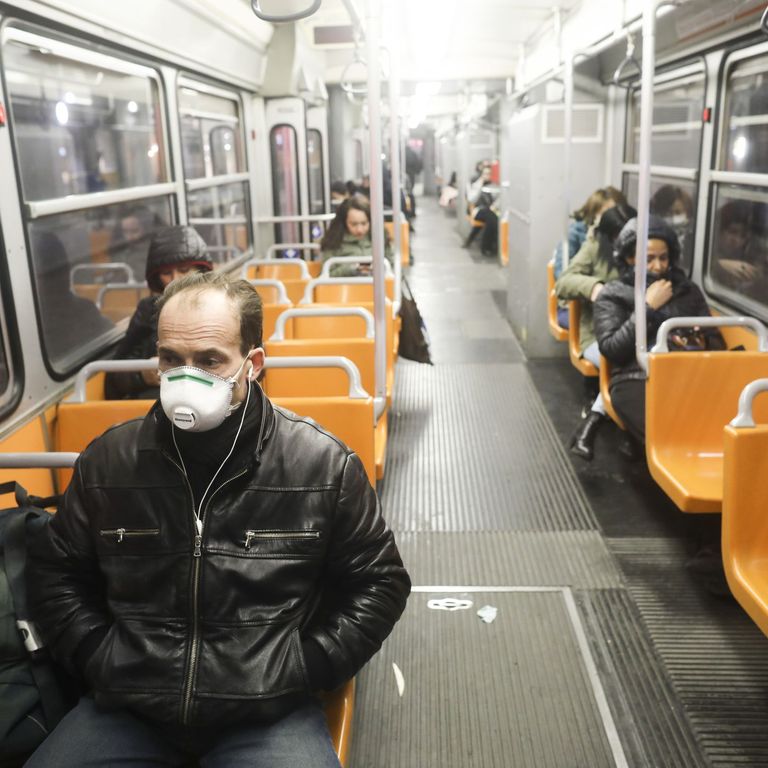 ينصح بتجنب استخدام وسائل المواصلات في أوقات الذروة - أرشيفية