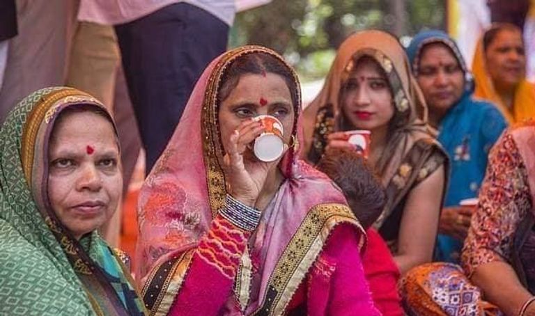 مشاركون في "حفلة بول البقر" 14 مارس 2020 في نيودلهي