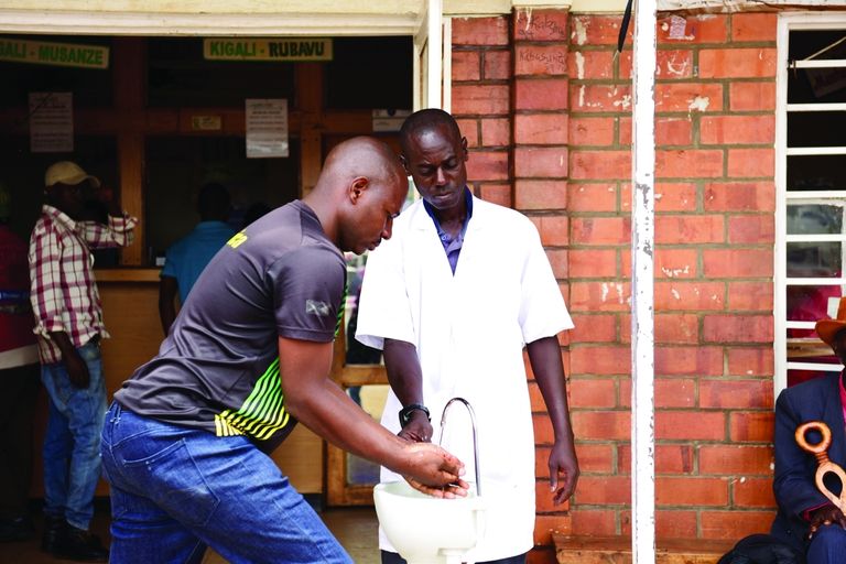 جهود لاحتواء انتشار كورونا في العالم