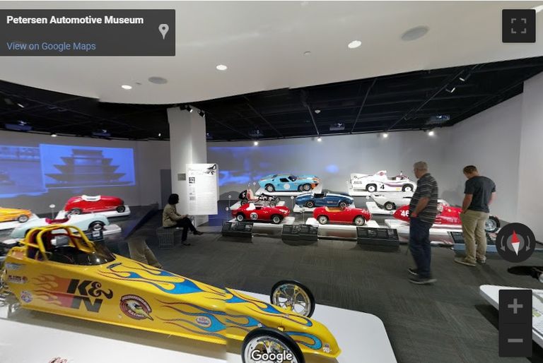 معرض مرسيدس بنز