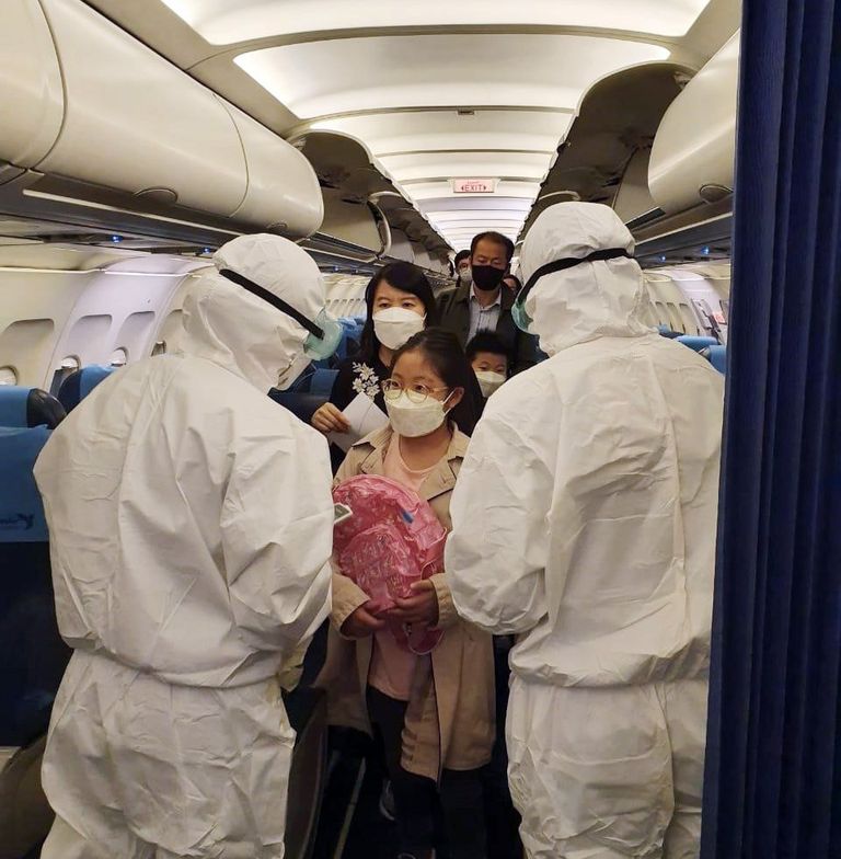 الإمارات تجلي رعايا كوريا الجنوبية من إيران ضمن جهودها الإنسانية للحد من انتشار فيروس كورونا