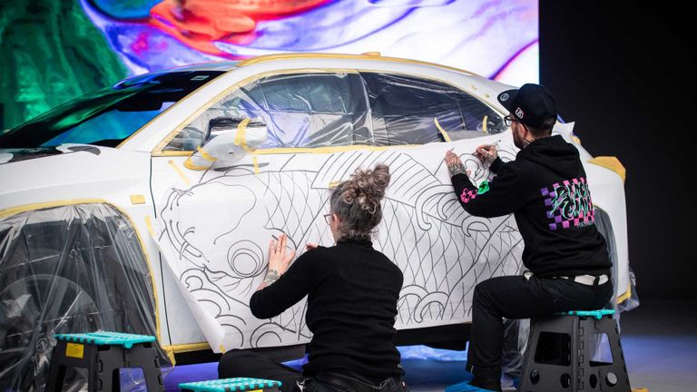 طراز لكزس UX